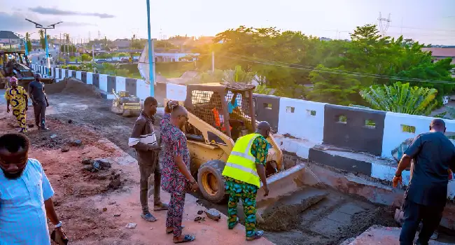 Adeleke Alleges Sabotage, Orders Repairs As Newly Opened ₦8.5bn Osogbo Flyover Develops Structural Faults.